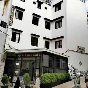 Cine House Konukevi